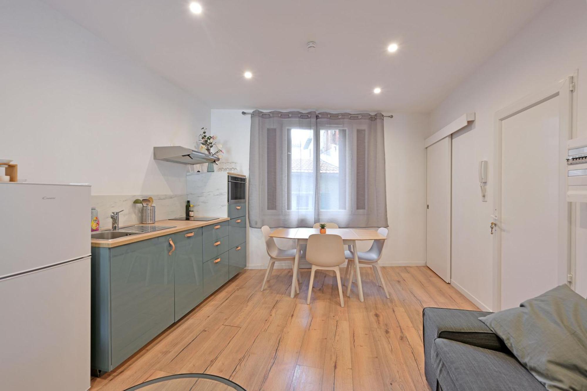 Lena - Proche Theatres Et Place Des Corps Saints - Wi-fi Apartamento *